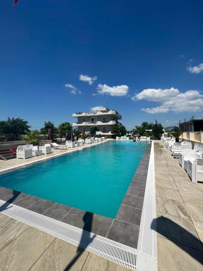 Union Villa Shkodër Exteriör bild